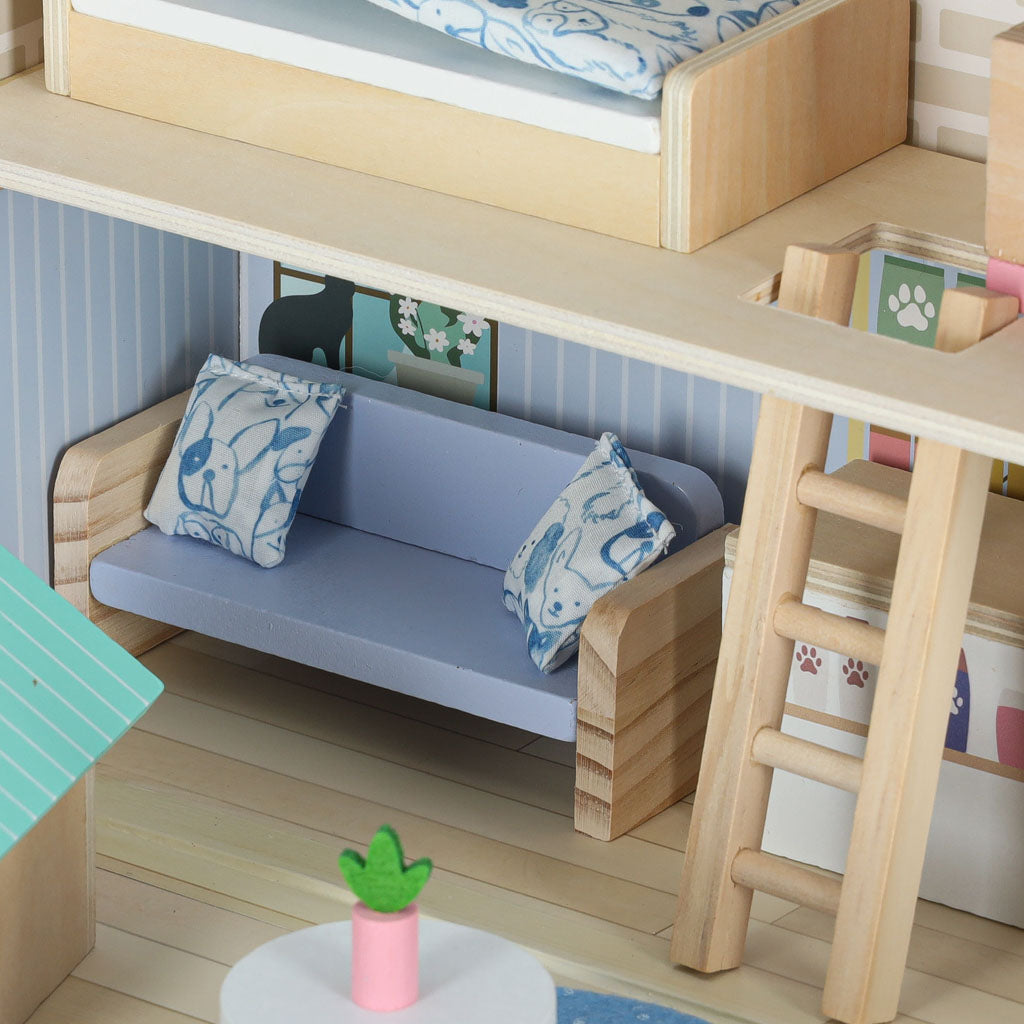 Lagaminas - namelis su gyvūnėliais ir baldais